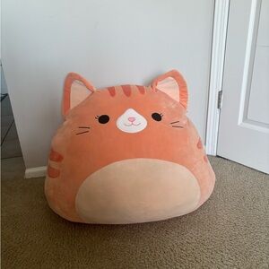 24” GIGI SQUISHMALLOW